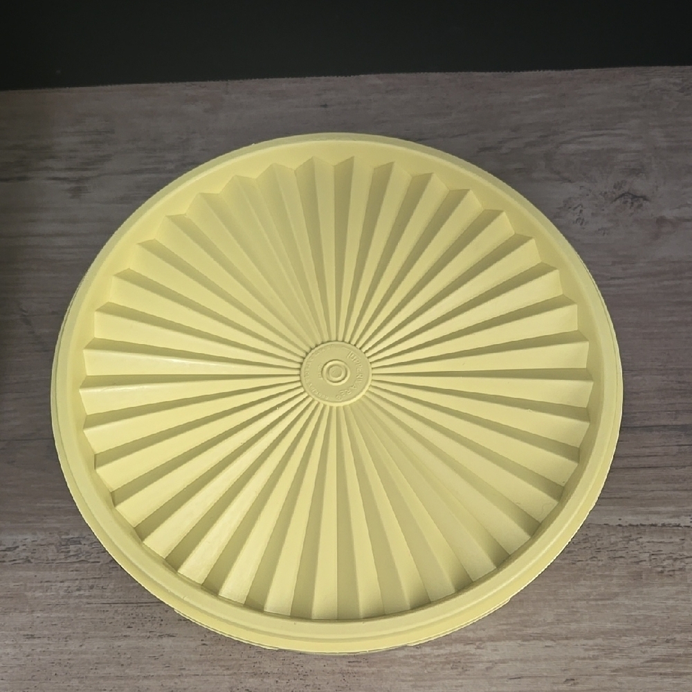 Vintage Tuppeware Yellow Servalier Food Storage Container 1204 and 1205 - Picture 2 of 5